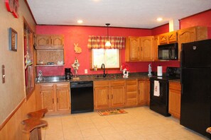 Full large kitchen, has everything you need to cook your meals.