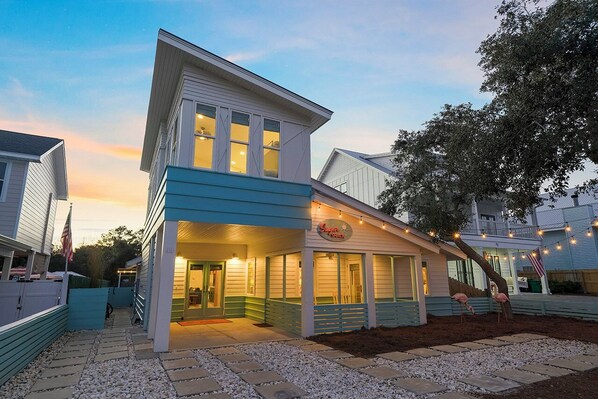 Sugar Shack - Luxury Crystal Beach Vacation Rental House with Private Pool and Near Beach in Destin, FL - Five Star Properties Destin/30A