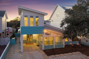 Sugar Shack - Luxury Crystal Beach Vacation Rental House with Private Pool and Near Beach in Destin, FL - Five Star Properties Destin/30A