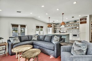 Sugar Shack - Luxury Crystal Beach Vacation Rental House with Private Pool and Near Beach in Destin, FL - Five Star Properties Destin/30A