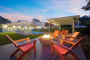 Sugar Shack - Luxury Crystal Beach Vacation Rental House with Private Pool and Near Beach in Destin, FL - Five Star Properties Destin/30A