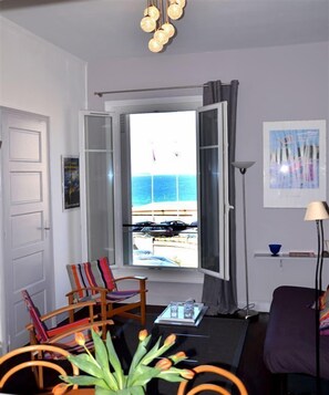salon, vue de mer