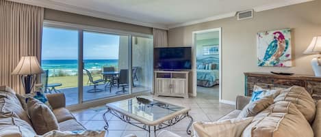 Living Area opens up to Gulf Views