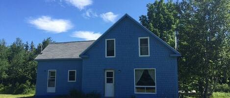 Front and entrance of Breton Cove Farmhouse