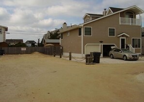 side of house to beach entrance