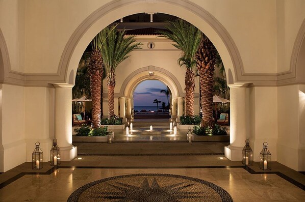 Dreams Lobby in Cabo