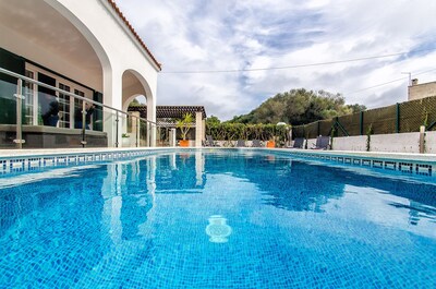 Villa Roberta relax tranquilidad con PISCINA,Jardin ,Wiffi,Cala a 5 minutos