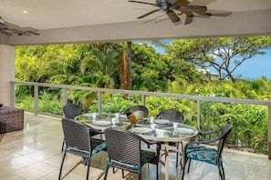 Dining table for 6 on your private lanai