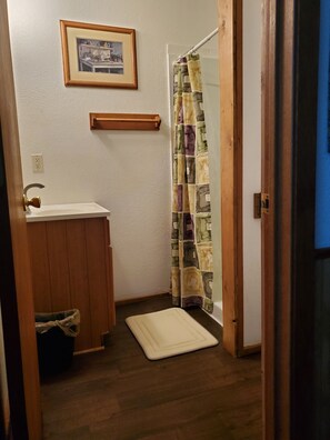 upper level 3/4 bath; stand up shower