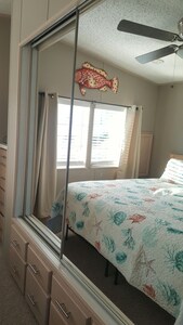  OCEANVIEW PARADISE AT VENTURE OUT+4 BIKES & 2-2 SEAT KAYAKS! KING & QUEEN BEDS!