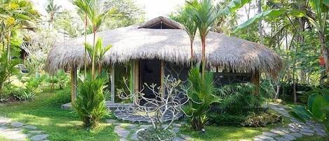 Eco bamboo house in the rice fields, 2BR