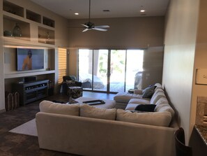 Family Room 14’ Vaulted ceiling! 