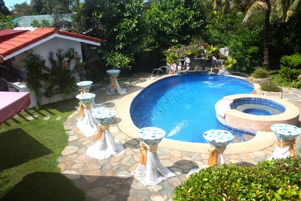 CARASUCHI VILLA GARDEN