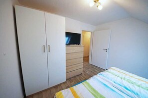 Schlafzimmer mit TV
