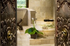 Bukit Naga Estate, 6 Bed Villa,Near Ubud