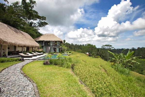 Compound 4 Bedroom Villas in Ubud;