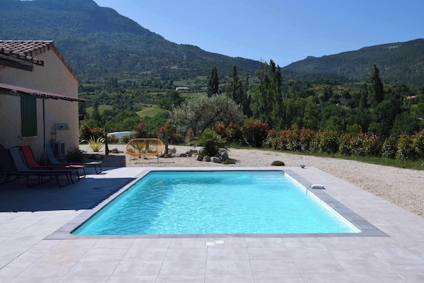 Vue sur piscine