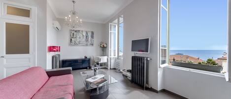 Lovely Seaview, read our guest reviews (and over 200 on another well known site)
