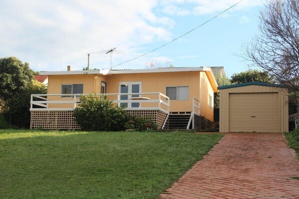 Brandis Beach House, Guilderton