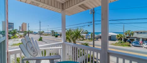 2nd Floor | Outdoor Sitting Area