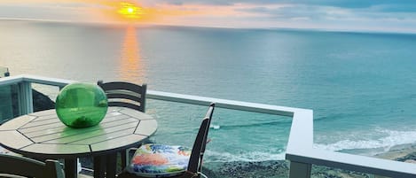 Spectacular, unobstructed ocean views from the deck