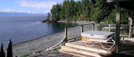 Hot tub perfection, close to the beach and close to the garden level bathroom.