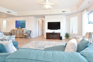 Harbor Landing 104A - Living Area