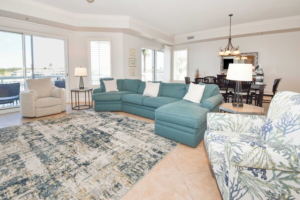 Harbor Landing 104A - Living Area