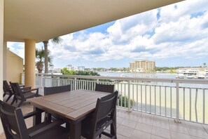 Harbor Landing 104A- Balcony