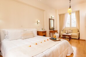 Nefeli’s master bedroom - lounge 
