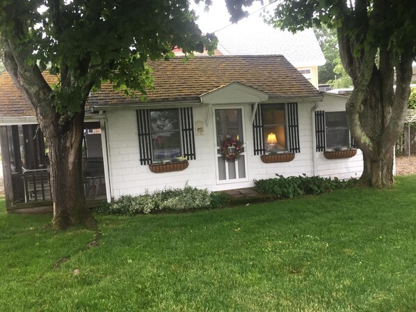 Petite three room  Cape Cod cottage lovingly updated 