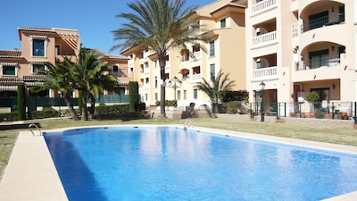 1 bedroom apartment of 60 m2 air conditioned, fully equipped. Sea view. Swimming pools.