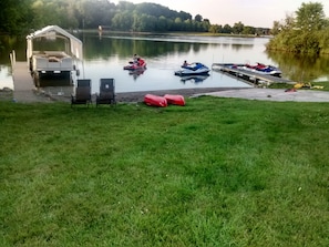 400ft shoreline is in a secluded bay, right off the main lake, no boat traffic.
