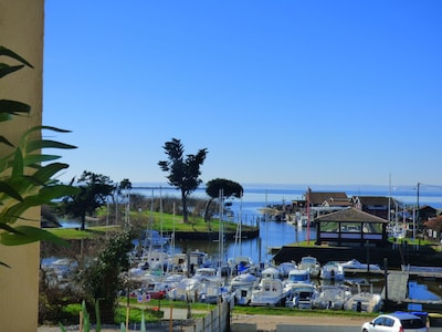 Furnished 4 Sleeps with The View on the ARCACHON BASIN - Feet in the water