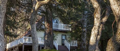 Hidden Pines Cabin Photo by Bob Hodson Photograpy