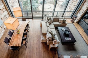 Main living floor. Perfect for entertaining.