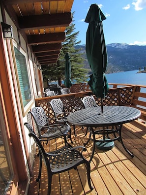 Great Deck to Enjoy you Evenings Looking out at Lake San Cristobal