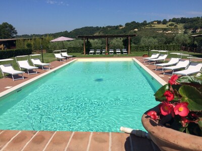 APPARTAMENTO CON PISCINA E MANEGGIO IN AGRITURISMO