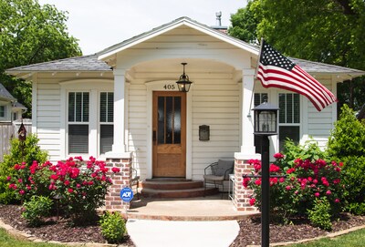 Renovated Little Cottage In Walking Distance Of The Bentonville Square Downtown Bentonville