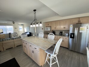 Kitchen Island seats 4 