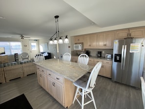 Kitchen Island seats 4 