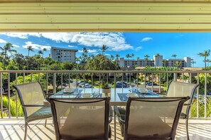 Beautiful lanai perfect for breakfast in the sun