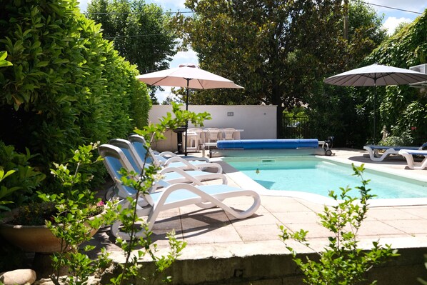 MOURIES holiday rental owner to rent 8 people terrace