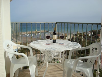 Apartment mit schöner Sonnenterrasse 1. Linie, Strand um die Ecke, Costa Blanca