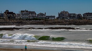 Low tide headed east, up the beach