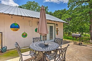 Private Patio | Charcoal Grill