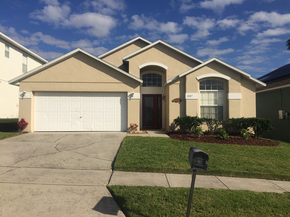 4BR/3BA Villa with Pool & Game Room, 5 min to Disney