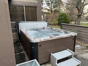 New Private Hot Tub Spa with many jets and lighting