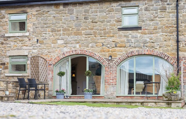 Granary Barn 5 Star sleeps 4, near Beamish & Durham