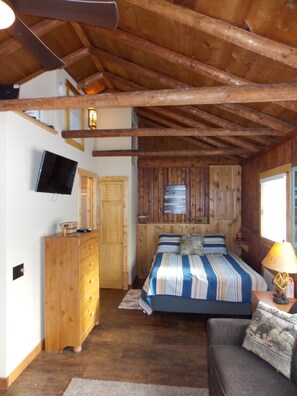 A cabin feel but not too rustic- all the comforts of home!